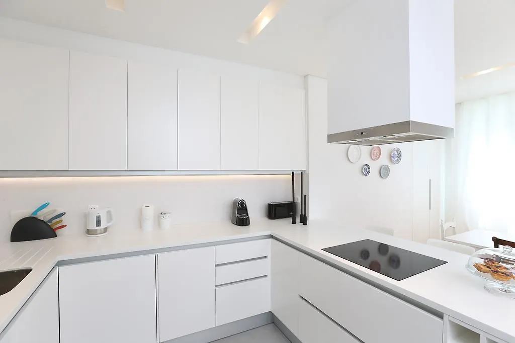 My Lisbon Apartment 0*,